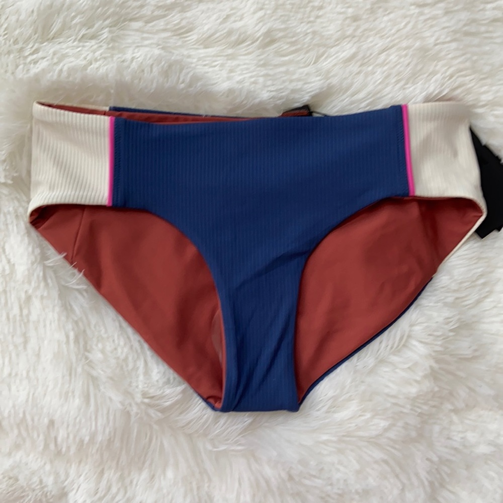 NWT Hurley Hipster Quick Dry Reversible Bikini Bottoms, Size Small